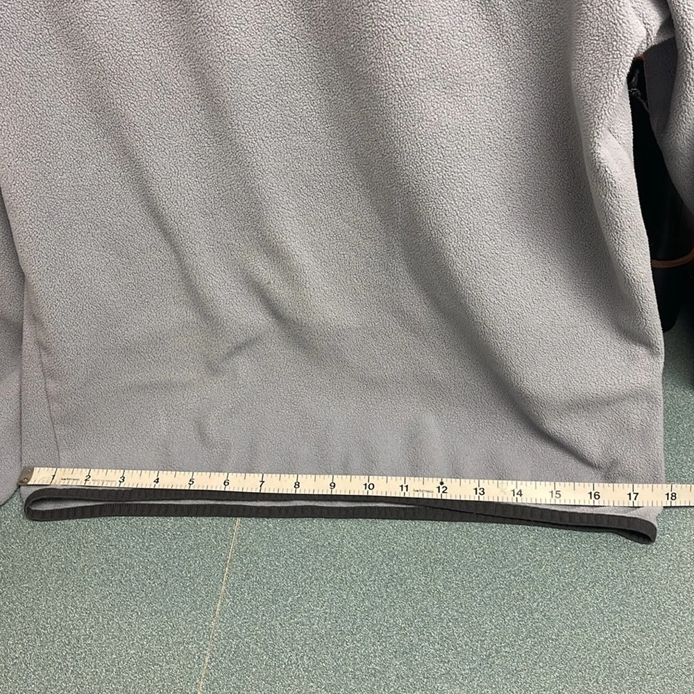 The North Face Women’s Quarter Zip Pullover - Picture 5 of 7